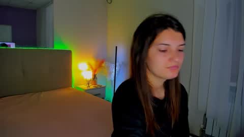 Snapshot of laura__leee chatting on 10-12-25, 05:06 Laura online show from 10-12-25, 05:06
