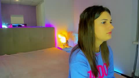Snapshot of laura__leee chatting on 10-13-25, 05:18 Laura online show from 10-13-25, 05:18
