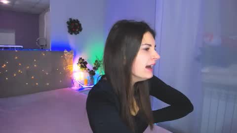 Laura online show from 12-22-25, 06:21