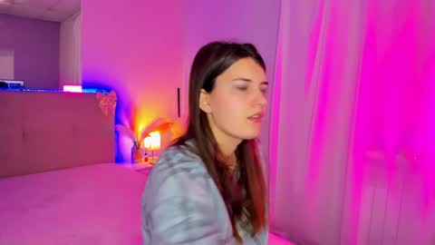 Laura online show from 04-10-26, 05:12