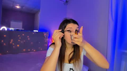 Laura online show from 05-01-26, 05:12