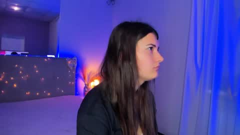 Laura online show from 05-18-26, 04:51
