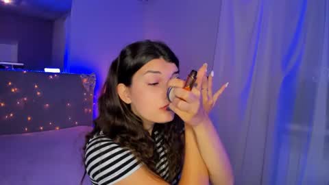 Laura online show from 06-19-26, 05:01