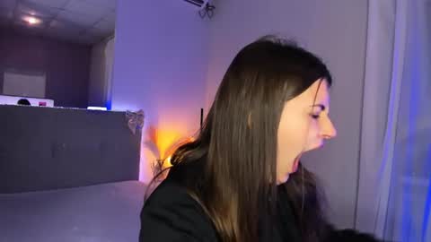 Laura online show from 07-08-26, 05:01