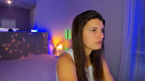Laura online show from 08-03-26, 04:55
