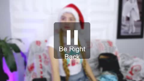 Snapshot of laura_candy02 chatting on 12-20-25, 10:55 LAURA online show from 12-20-25, 10:55