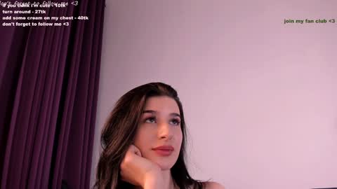 Snapshot of laura_coy chatting on 12-04-24, 02:53 Laura online show from 12-04-24, 02:53