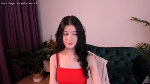 Snapshot of laura_coy chatting on 12-18-24, 11:40 Laura online show from 12-18-24, 11:40