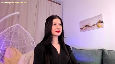 Snapshot of laura_coy chatting on 02-03-25, 08:24 Laura online show from 02-03-25, 08:24