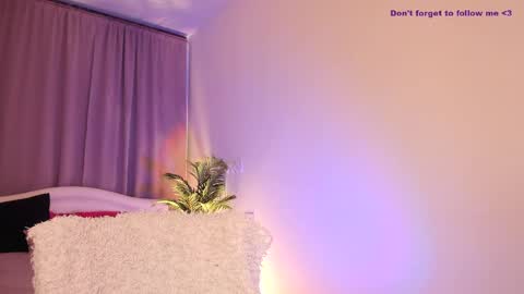Snapshot of laura_coy chatting on 03-01-25, 05:20 Laura online show from 03-01-25, 05:20