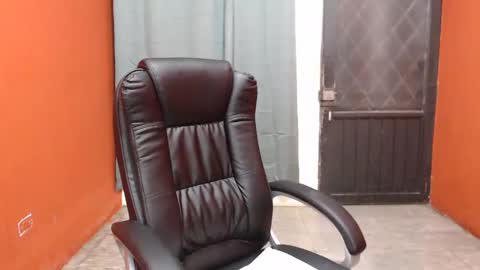 Snapshot of laura_craizy chatting on 03-09-25, 03:11 CALL ME LOVE LAURA online show from 03-09-25, 03:11