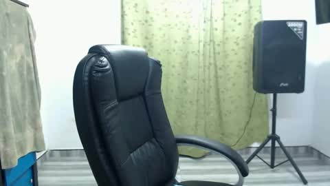 CALL ME LOVE  LAURA online show from 05-12-26, 03:14