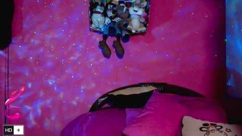 Snapshot of laura_fountain_ chatting on 03-12-26, 12:22 weedcam Curly Laura OF online show from 03-12-26, 12:22