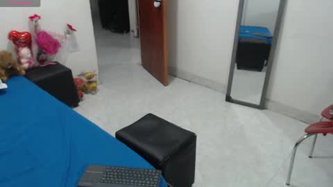 laura_foxx2379 online show from 09-30-25, 02:05