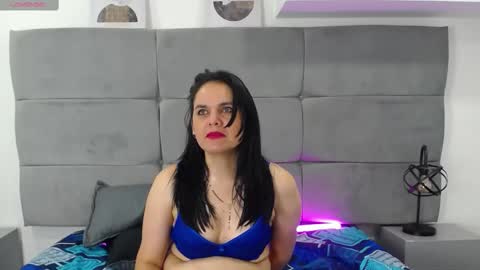 Snapshot of laura_hotties chatting on 02-22-25, 04:51 laura hotties online show from 02-22-25, 04:51