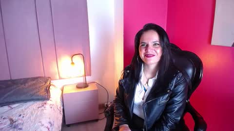 Snapshot of laura_hotties chatting on 03-11-25, 01:01 laura hotties online show from 03-11-25, 01:01