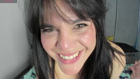 Snapshot of laura_hotties chatting on 09-18-25, 01:35 laura hotties online show from 09-18-25, 01:35