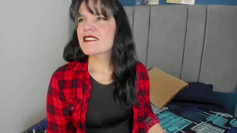 Snapshot of laura_hotties chatting on 09-27-25, 01:05 laura hotties online show from 09-27-25, 01:05