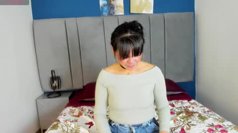 Snapshot of laura_hotties chatting on 10-09-25, 12:58 laura hotties online show from 10-09-25, 12:58