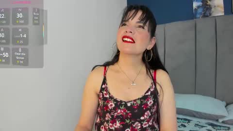 Snapshot of laura_hotties chatting on 10-16-25, 01:01 laura hotties online show from 10-16-25, 01:01