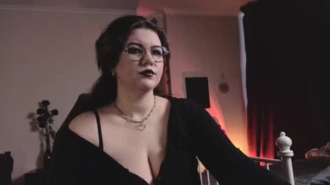 Snapshot of laura_karamazov chatting on 02-09-26, 10:19 Miss Laura online show from 02-09-26, 10:19