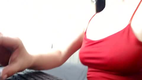 Snapshot of laura_pervert_ chatting on 06-07-26, 06:00 Laura online show from 06-07-26, 06:00