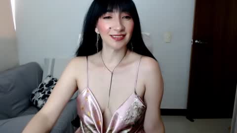 Laura online show from 06-20-26, 09:17