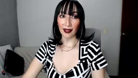 Laura online show from 07-03-26, 11:44