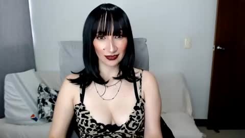 Laura online show from 07-23-26, 10:29