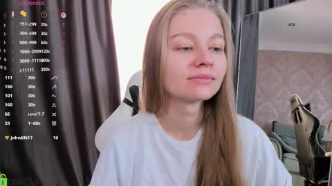 Snapshot of laura_pudd chatting on 10-04-25, 08:45 Laura online show from 10-04-25, 08:45