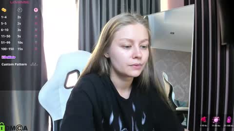 Snapshot of laura_pudd chatting on 05-28-26, 02:36 Laura online show from 05-28-26, 02:36