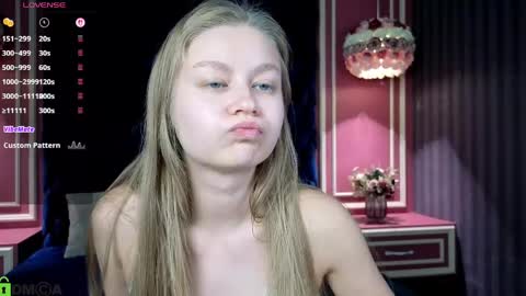 Snapshot of laura_pudd chatting on 06-07-26, 09:57 Laura online show from 06-07-26, 09:57