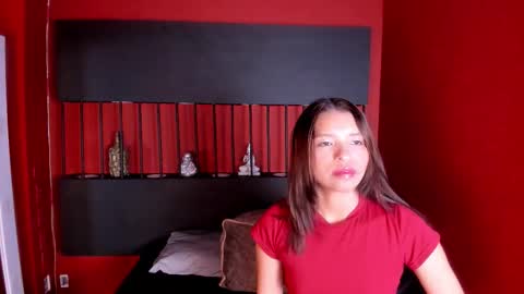 Snapshot of laura_serena chatting on 01-15-26, 11:15 laura_serena online show from 01-15-26, 11:15