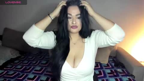 Laura online show from 10-13-25, 02:28