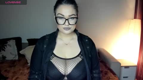 Laura online show from 11-17-25, 05:30