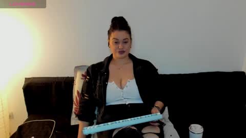 Laura online show from 02-26-26, 09:03