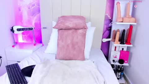 Laura Smith online show from 02-19-25, 10:20