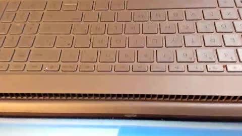 LAURA SOE online show from 01-11-26, 03:17