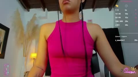 LAURA SOE online show from 06-14-26, 01:58