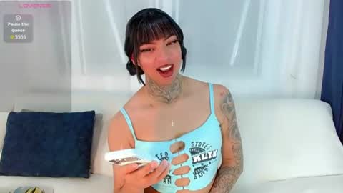 Laura online show from 07-15-26, 06:40
