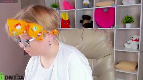 Laura online show from 02-04-26, 09:59