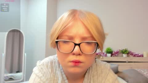 Laura online show from 02-24-26, 07:28