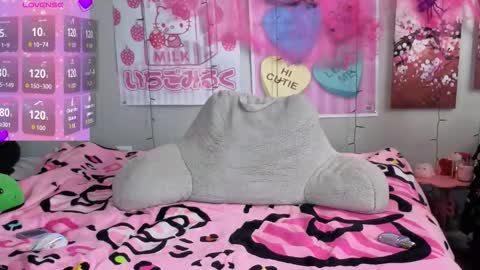 Snapshot of laurabethh chatting on 03-24-26, 04:56 Lorelei online show from 03-24-26, 04:56