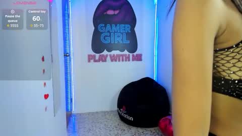 Snapshot of laurablush chatting on 03-09-26, 08:57 LauraBlush online show from 03-09-26, 08:57