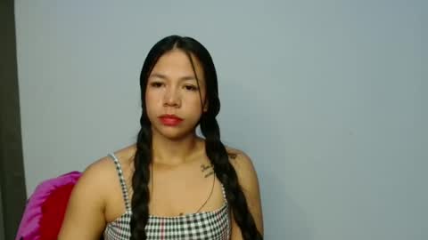 lauracb          online show from 04-09-26, 04:12