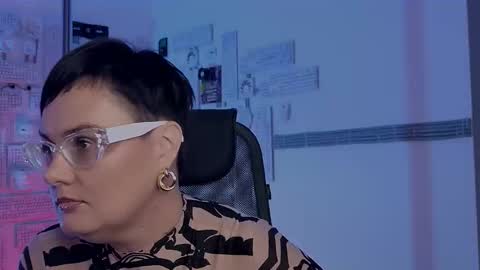 Snapshot of lauradavidsons chatting on 11-12-25, 06:41 lauradavidsons online show from 11-12-25, 06:41