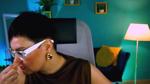 Snapshot of lauradavidsons chatting on 11-16-25, 06:35 lauradavidsons online show from 11-16-25, 06:35