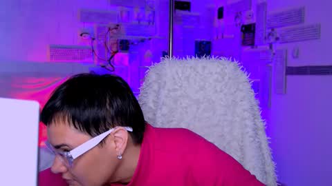 Snapshot of lauradavidsons chatting on 02-19-26, 06:09 lauradavidsons online show from 02-19-26, 06:09