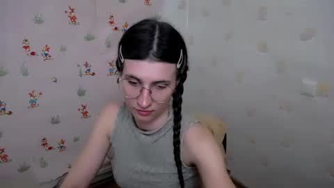 Laura online show from 03-12-26, 08:42