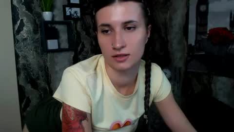 Laura online show from 06-26-26, 05:56